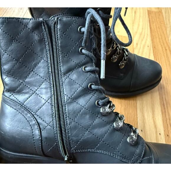 Guess Black Quilted Chain Lace Up Combat Boots Size 9 Grunge Utility Biker Moto - Picture 7 of 10